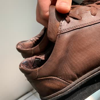 Aldığım Deri Ayakkabının 2 Ayda Hasar Görmesi Ve Garanti Belirsizliği