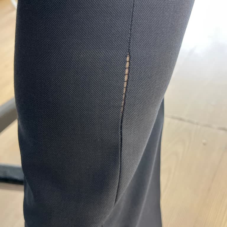 Efor Markalı Takım Elbise Ve Pantolonlarda Sürekli Yırtılma Sorunu