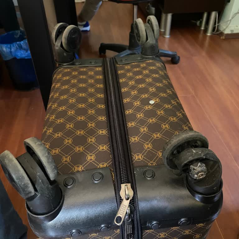 Pierre Cardin Bavulun Tekerleği Kırıldı, Garanti Karşılamadı