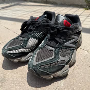 I Bought the New Balance 9060 and Its Suede Turned Green