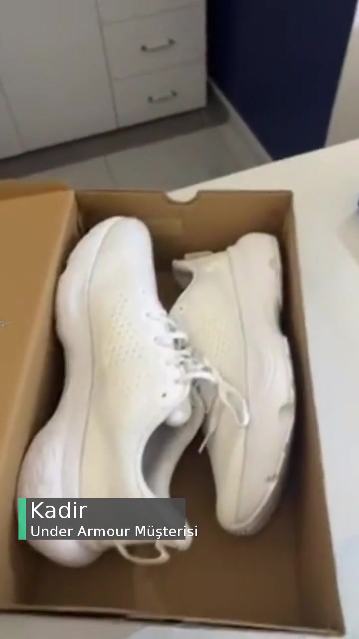 Under Armour Değişim Sorunu videonun kapak resmi