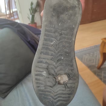 Ayakkabının Derisi Kısa Sürede Yıprandı, Müşteri Hizmeti Yetersiz