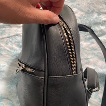 Kaliteli Diye Aldığım Çantanın Fermuarları Kısa Sürede Bozuldu, Müşteri Hizmetlerine Ulaşılamıyor