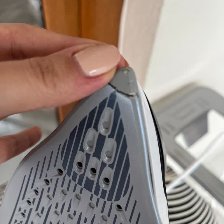 İlk Kullanımda Kırılan Ütü Ve Yüksek Servis Ücreti Hayal Kırıklığı