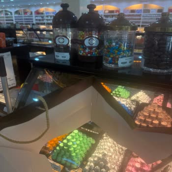 Karton Poşet Kalitesizliği Ve İlgisiz Çalışan Yüzünden Kırılan Aranjman