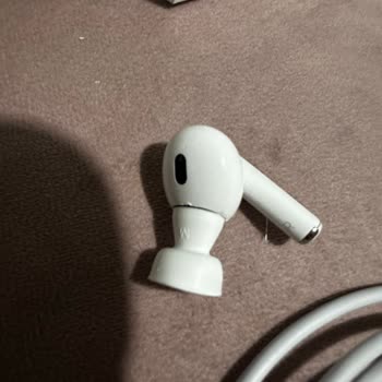 Kusurlu Kulaklık Ve İlgisiz Müşteri Hizmetleri Mağduriyeti