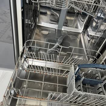 Yeni Alınan Samsung Bulaşık Makinesi Paslandı Ve Parçaları Kopuyor