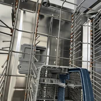 Yeni Alınan Samsung Bulaşık Makinesi Paslandı Ve Parçaları Kopuyor