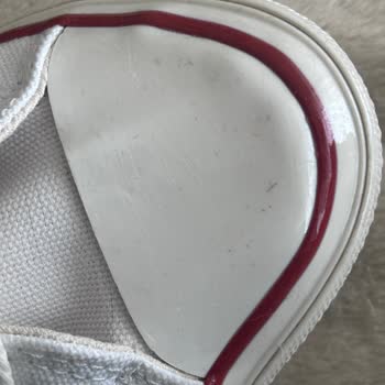 Aldığım Converse Ayakkabılar Kusurlu Ve Destek Yok