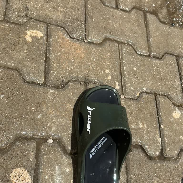 Twigy Kumda Kullanıma Uygun Diye Satılan Terlik 2 Haftada Açıldı, Sorumluluk Kabul Edilmiyor!