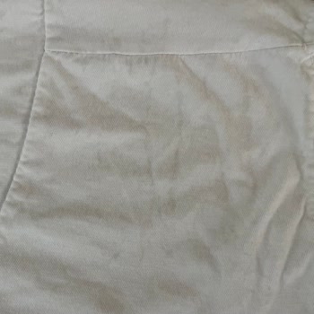 Bosch Çamaşır Makinesi Açık Renkli Kıyafetlerde Leke Bırakıyor