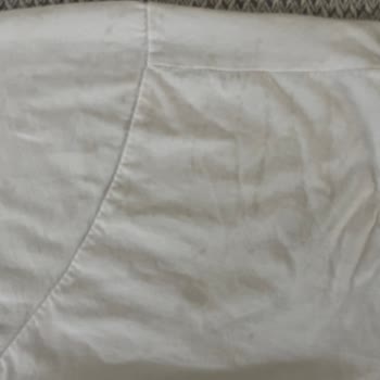 Bosch Çamaşır Makinesi Açık Renkli Kıyafetlerde Leke Bırakıyor