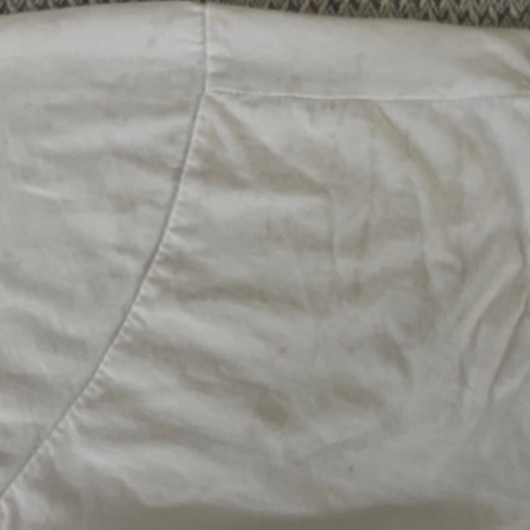 Bosch Çamaşır Makinesi Açık Renkli Kıyafetlerde Leke Bırakıyor