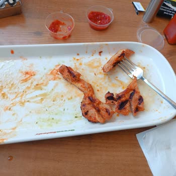 Green Salads Piazza'da Servis Eksikliği Ve İlgisiz Personel