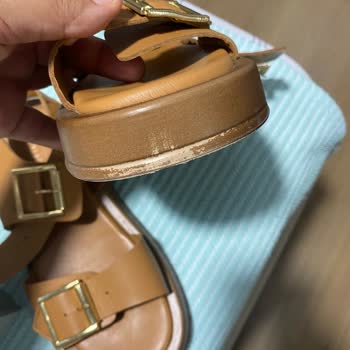 Üç Saatte Boyası Silinen Sandalet İçin Kullanıcı Hatası Denildi