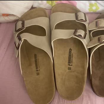 Satın Aldığım Sıfır Terlikler Lekeli Ve Farklı Renkte Geldi, İade Sürecinde Sorun Yaşıyorum