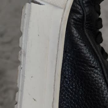 Kısa Sürede Bozulan Ayakkabılara Değişim Veya İade Yapılmadı