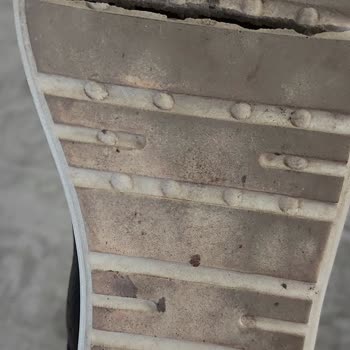 Kısa Sürede Bozulan Ayakkabılara Değişim Veya İade Yapılmadı