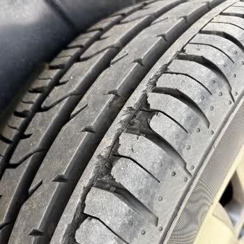 Continental Lastiklerde Kısa Sürede Parça Kopması Ve Ücretsiz Değişim Talebine Ret