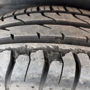 Continental Lastiklerde Kısa Sürede Parça Kopması Ve Ücretsiz Değişim Talebine Ret