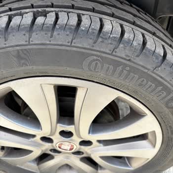 Continental Lastiklerde Kısa Sürede Parça Kopması Ve Ücretsiz Değişim Talebine Ret
