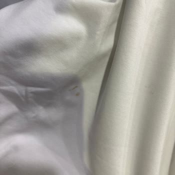 Lekeli Ürün Ve İlgisiz Mağaza Personeli Nedeniyle Yaşadığım Mağduriyet