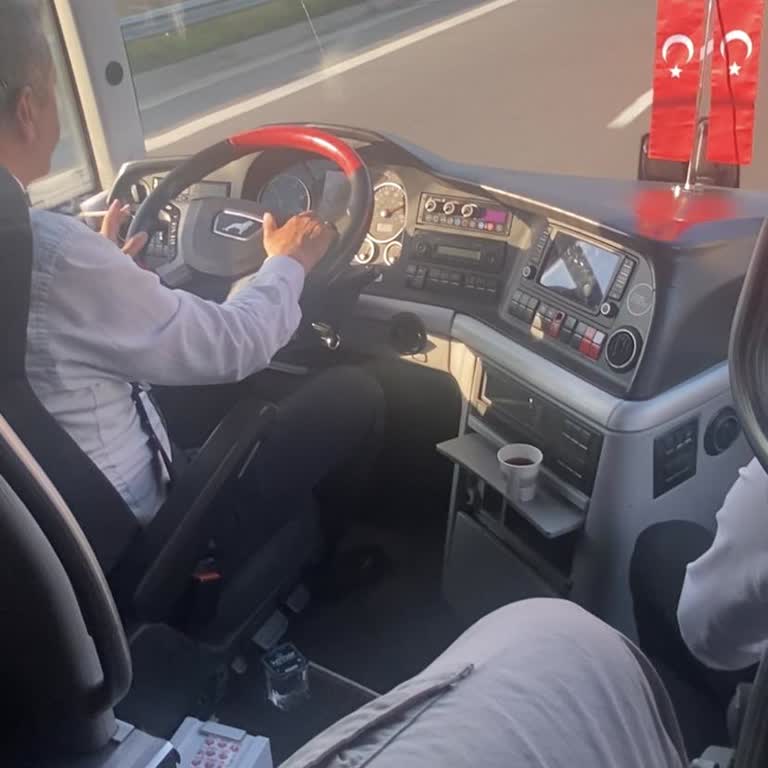 Varan Turizm Otobüsünde Sigara Ve Uygunsuz Davranışlar Yolculuğu Zehir Etti