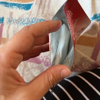 Aldığım Yüz Maskesinin İçinden Sadece Sıvı Çıktı, Kağıdı Yoktu