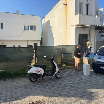 Sokak Park Alanı Sucu Tarafından İşgal Ediliyor, Tehdit Ediliyoruz!