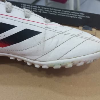 Adidas Halı Saha Ayakkabısı Kısa Sürede Deforme Oldu, İade Talebim Reddedildi