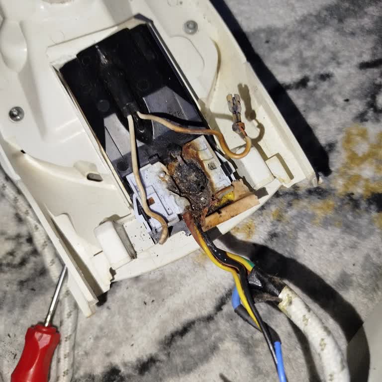 Tefal Ütümün Isıtma Bağlantısı Yandı, Mağduriyetimin Giderilmesini İstiyorum