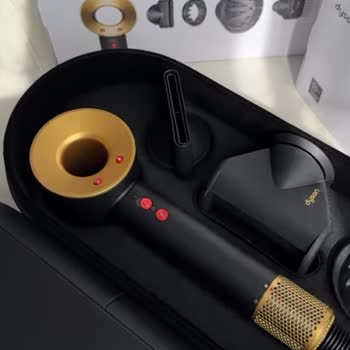 @Gumrukoftbrands Sürekli Para İstiyor ve İade Etmiyor