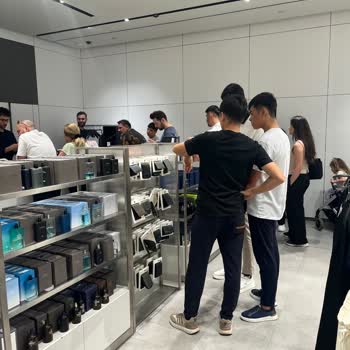 Zara Akasya AVM'de Kasa Sırası Ve Personel Davranışı Sorunu