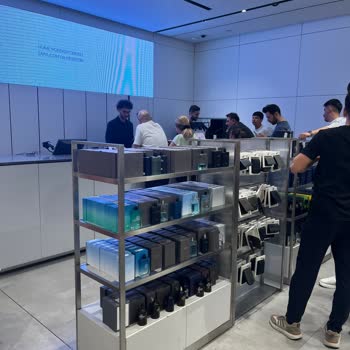 Zara Akasya AVM'de Kasa Sırası Ve Personel Davranışı Sorunu