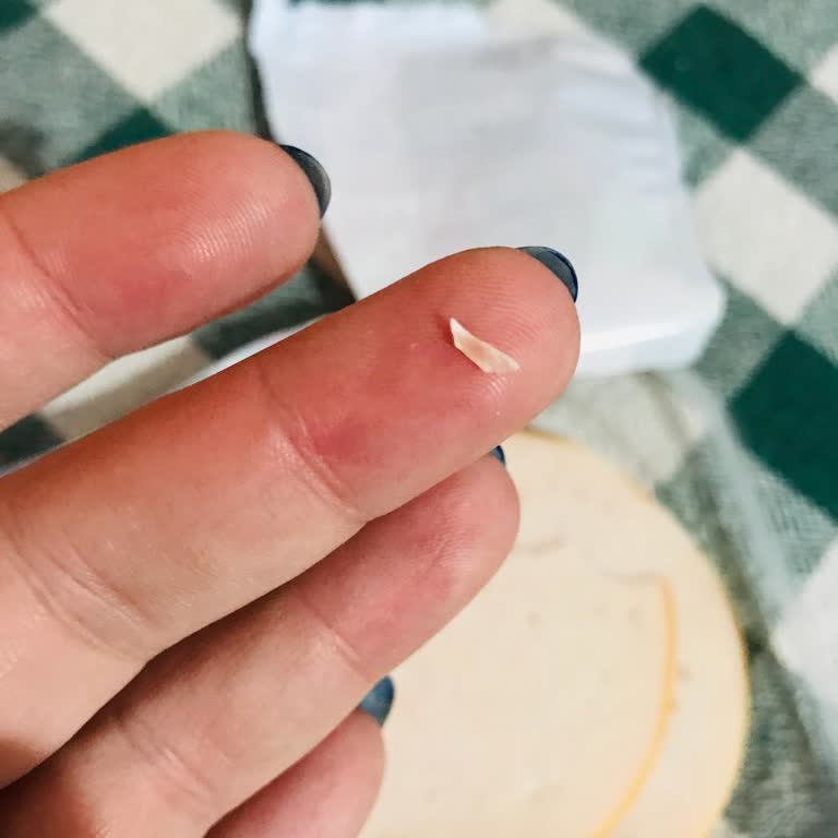 Aç Bitir Salamda Kemik Parçası Tehlikesi