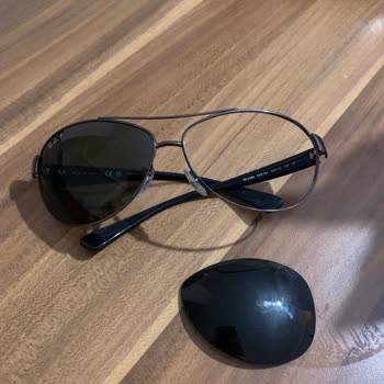 Rayban Gözlük Çerçevesi Kırıldı, Parça Tedariki Yapılmıyor