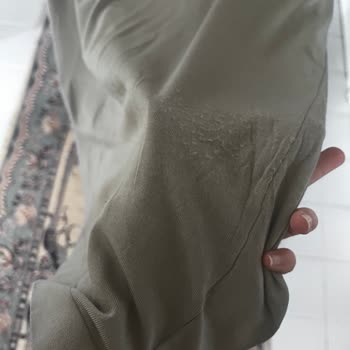 Vakko'dan Alınan Tişört Hediye Geldi, Kısa Sürede Tüylenme Sorunu!