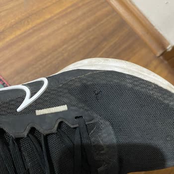 Garantili Ayakkabı 5 Ayda Simetrik Yırtıldı, Çözüm Sunulmuyor