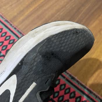 Garantili Ayakkabı 5 Ayda Simetrik Yırtıldı, Çözüm Sunulmuyor