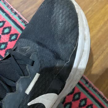 Garantili Ayakkabı 5 Ayda Simetrik Yırtıldı, Çözüm Sunulmuyor