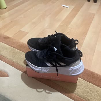 Adidas Ayakkabının Topuk Kısmı Ayağımı Acıttı İnceleme Sonucu Şaşırttı