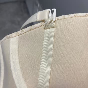 Yeni Alınan Sütyenin Askı Kısımları Kısa Sürede Yırtıldı