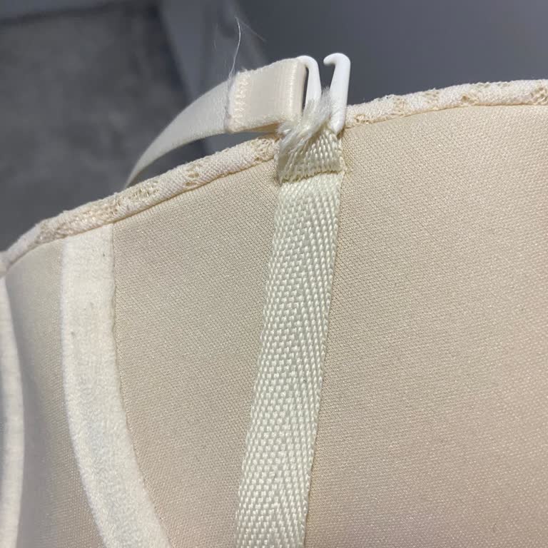 Yeni Alınan Sütyenin Askı Kısımları Kısa Sürede Yırtıldı