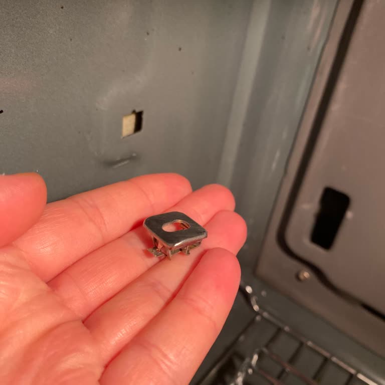 Fırın İçindeki Telleri Yerine Takamıyorum