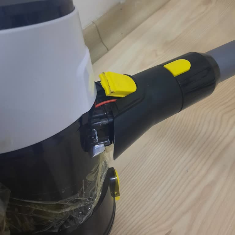 Süpürge Toz Haznesi Sürekli Kırılıyor, Yedek Parça Yok!