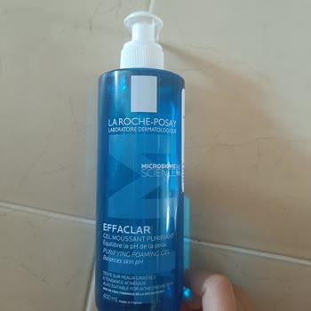 I Used La Roche-Posay Face Wash and It Ruined My Skin with Severe Irritation