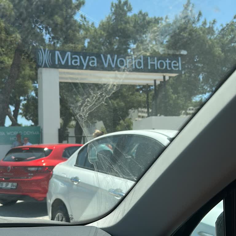 Otelin Kaba Personeli Tatilimizi 45 Dakikada Mahvetti