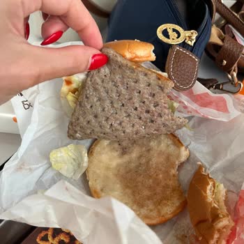 Burger King Sultanbeyli Plato AVM'de Çiğ Köfte Sorunu Ve İlgisiz Hizmet