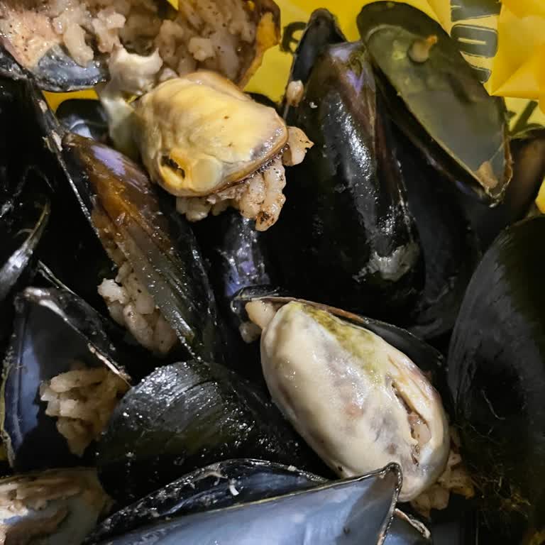 Aldığım Midyeler Bozuk Çıktı, Şube İletişime Geçmedi