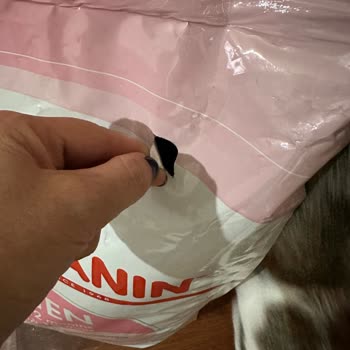 Yırtık Ve Bozulmuş Mama Paketiyle Tekrar Mağdur Edildim